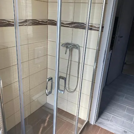 Daire Szololugas Vendeghaz *